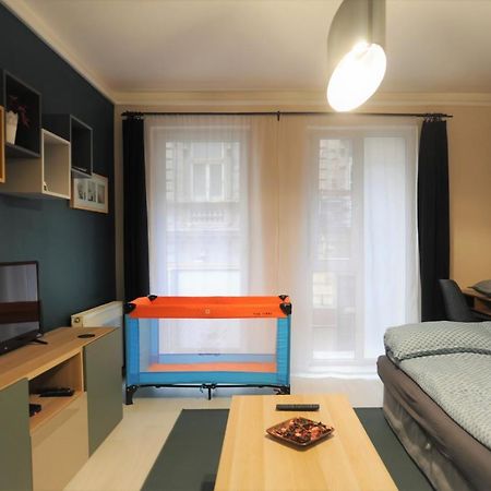 Lovely Apartment In The Heart Of Boedapest Buitenkant foto