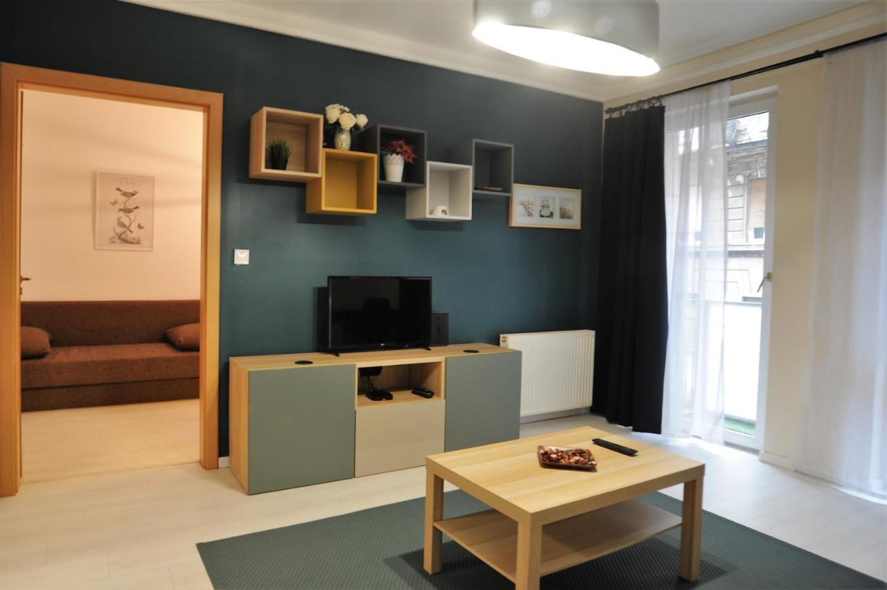 Lovely Apartment In The Heart Of Boedapest Buitenkant foto
