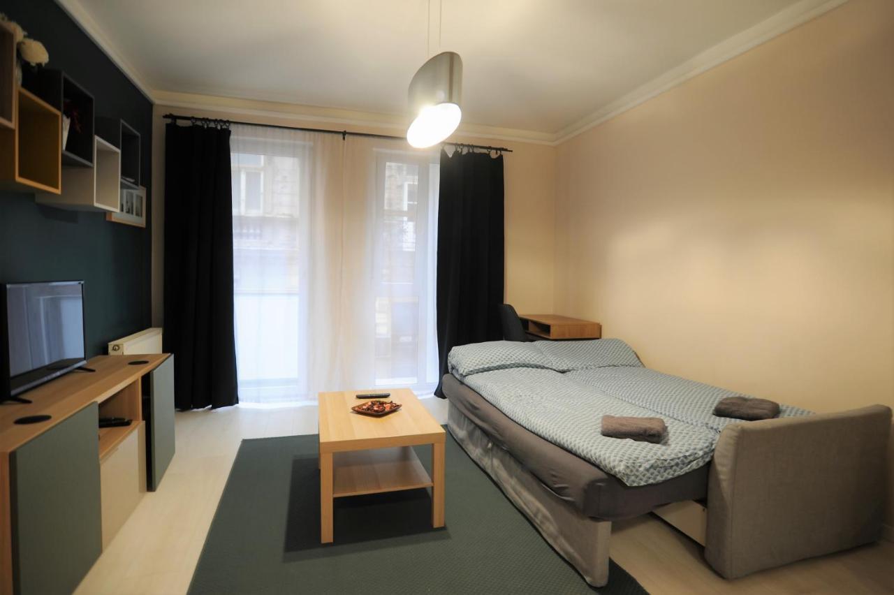 Lovely Apartment In The Heart Of Boedapest Buitenkant foto