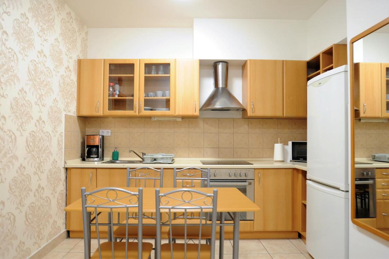 Lovely Apartment In The Heart Of Boedapest Buitenkant foto