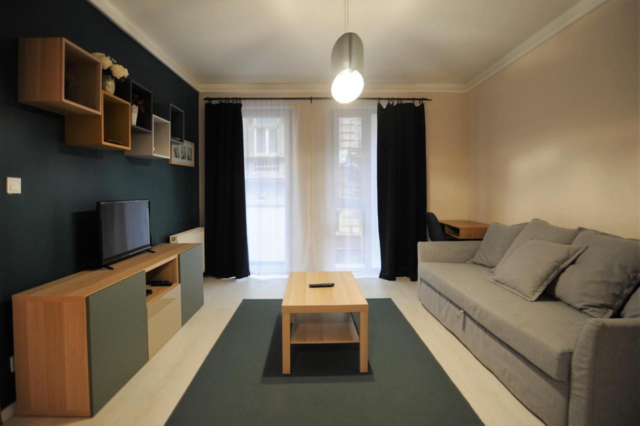 Lovely Apartment In The Heart Of Boedapest Buitenkant foto